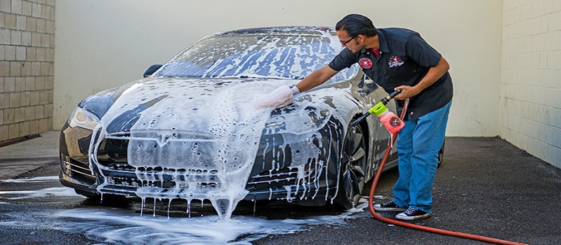 Keep Your Car And House Shining By Practising Budget Cleaning Habits